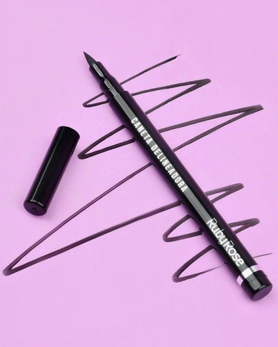 Delineador en Fibra Negro – Ruby Rose