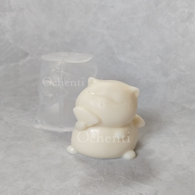 Gatito con abanico
