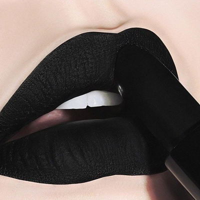 Black lipstick I Labial en barra Negro 