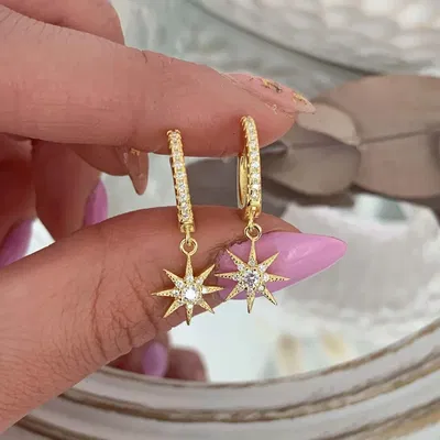 ARO ARGOLLA TRIÁNGULO CON CUBIC GOLD
