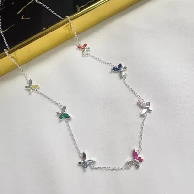 Gargantilla mariposa con cubic multicolor 