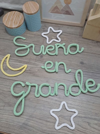 Set Frase de Alambre "Sueña en grande" + 2 Estrellas y 1 Luna