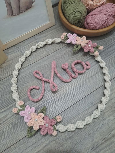 Nombre en aro con Flores