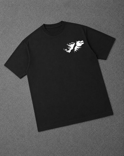 Remera Oversized Argentina: Las malvinas son argentinas (negro)