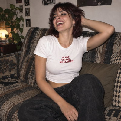 Remera Babytee Si hay chisme me llaman