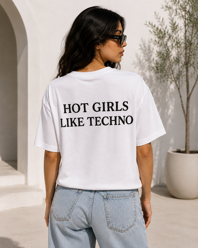 Remera Oversized Hot girls like tecno