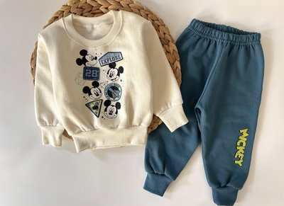 Conjunto Mickey espacial 💜