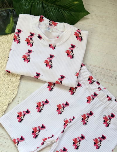 Conjunto Minnie corazón 💓 