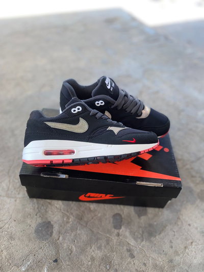 NIKE AIR MAX 87
