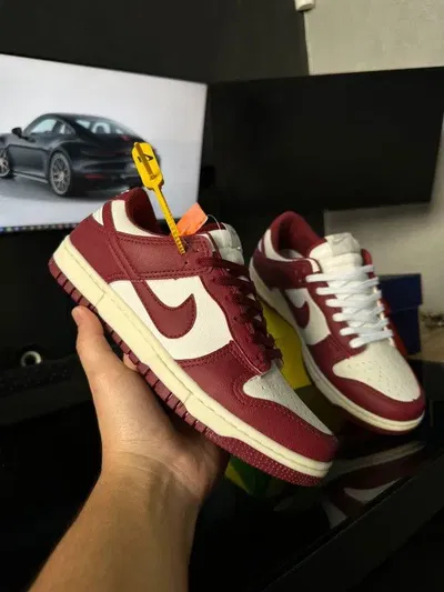 Nike SB cherry