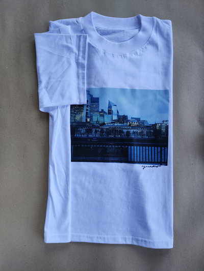 REMERA LONDRES BLANCA OVERSIZE