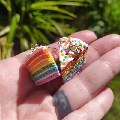 Aros Torta Arcoiris en Arcilla polimérica 