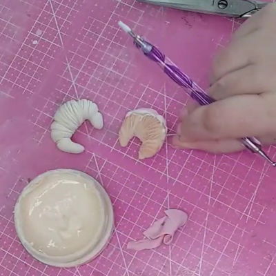 Tutorial Medialunas rellenas de jamón y queso 