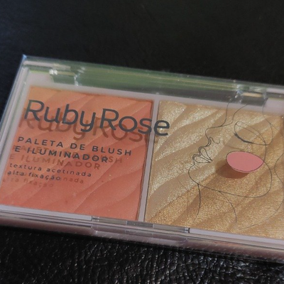 Paleta blush e iluminador