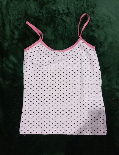 Musculosa Corazones con tiritas niña