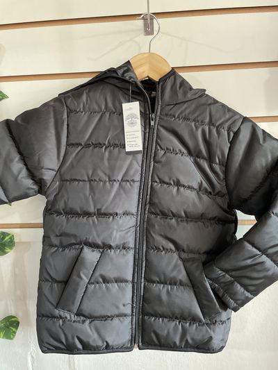 Campera puffer con capucha de niño