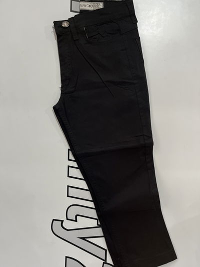 Bermuda capri negra Torine
