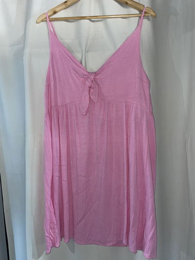 Vestido con moño de lino