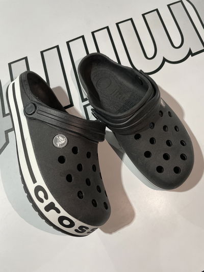 Crocs clasicas negras