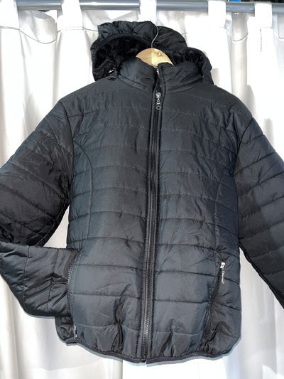 Campera puffer negra mate