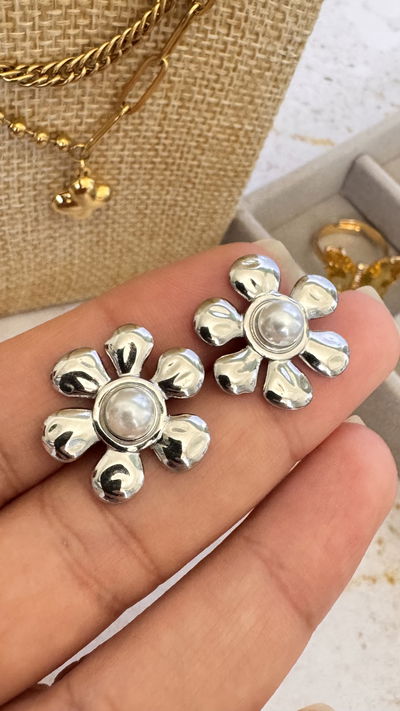 Aros Flor con Perla AQ 22mm 