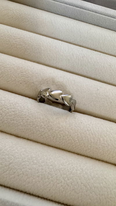 Anillo Corazones AQ