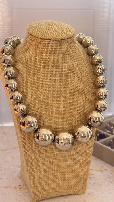 Collar Bolitas Plateadas 