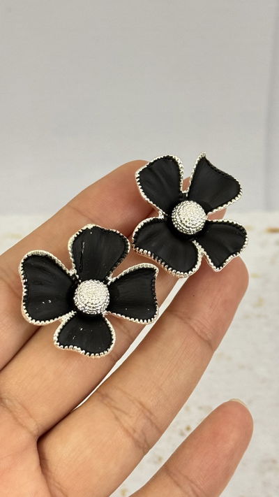 Aros Flor Negro Con Plateado 