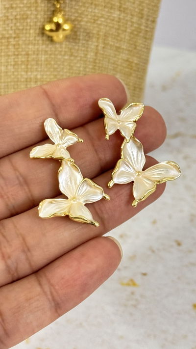 Aros Dorados Mariposa Perlada