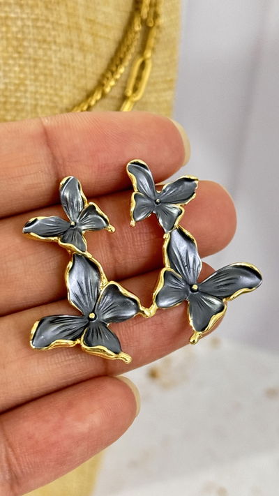 Aros Dorados Mariposas Negras Perladas