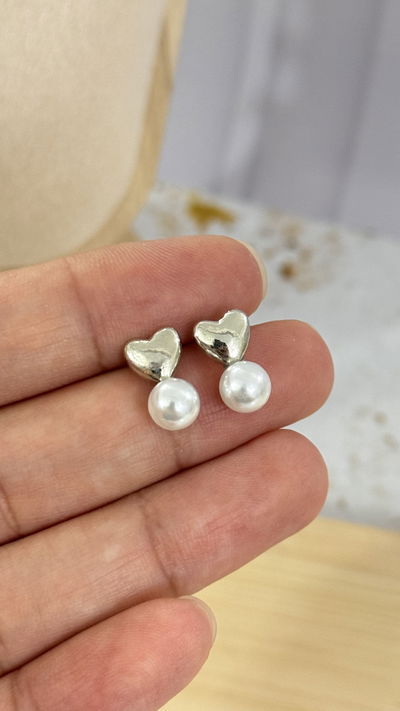 Aros Corazon Con Perla Plateado