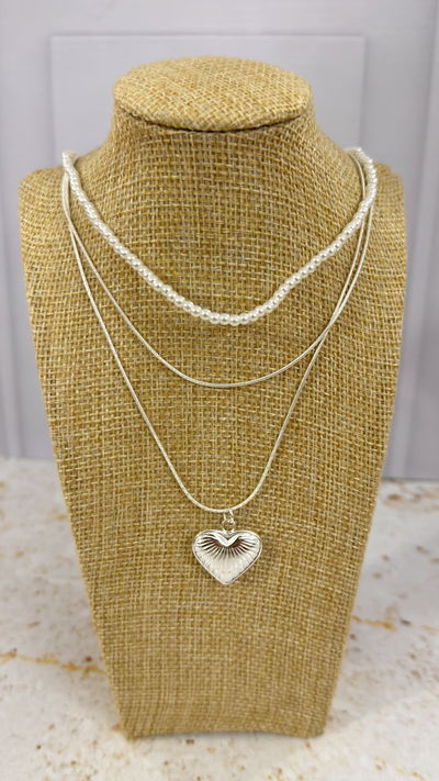 Collar Triple Con Perlas Y Corazon AB