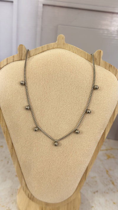 Collar Bolitas AQ