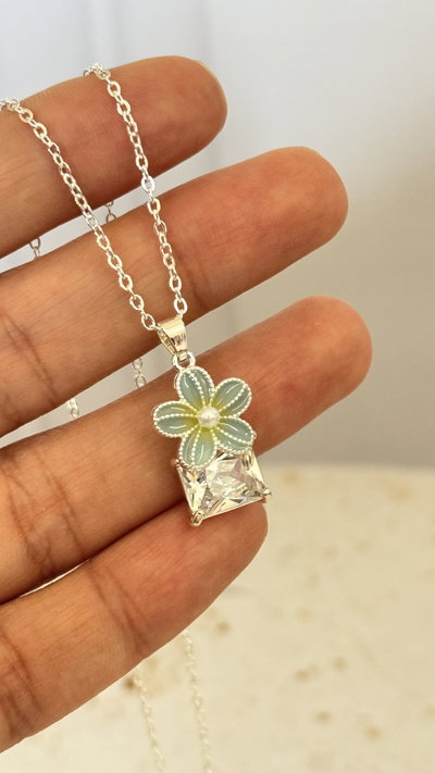 Conjunto Flor Con Perla y Cubic AB