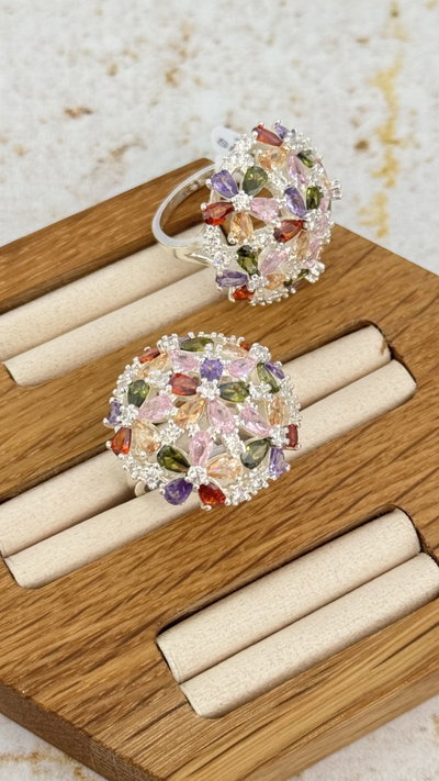 Anillo Florcitas con Micropave y Cubic 