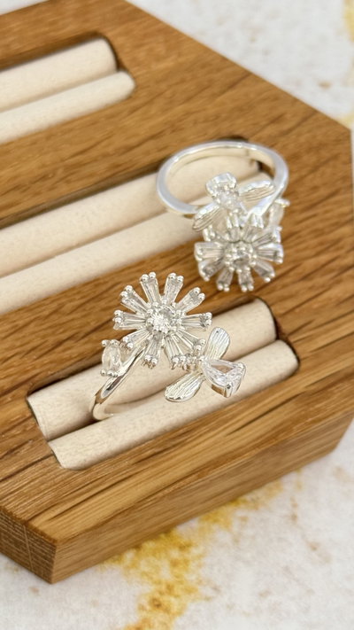 Anillo Flor Giratorio con Micropave 