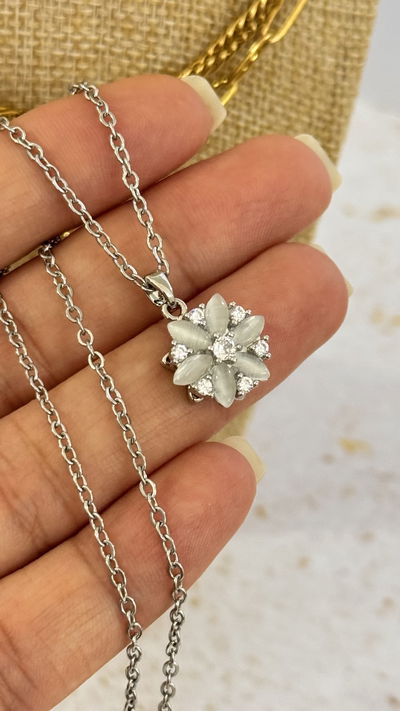 Collar Flor Dije Giratorio AQ 