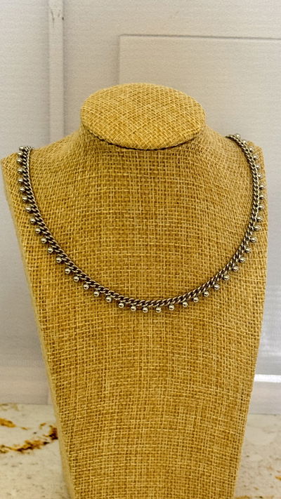 Collar Bolitas AQ