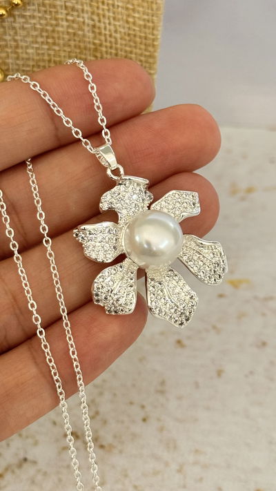Collar Flor con Perla AB