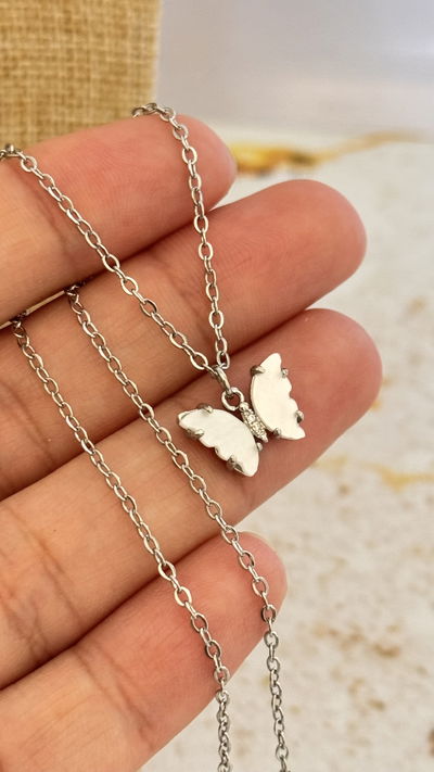 Collar Mariposa Blanco AQ