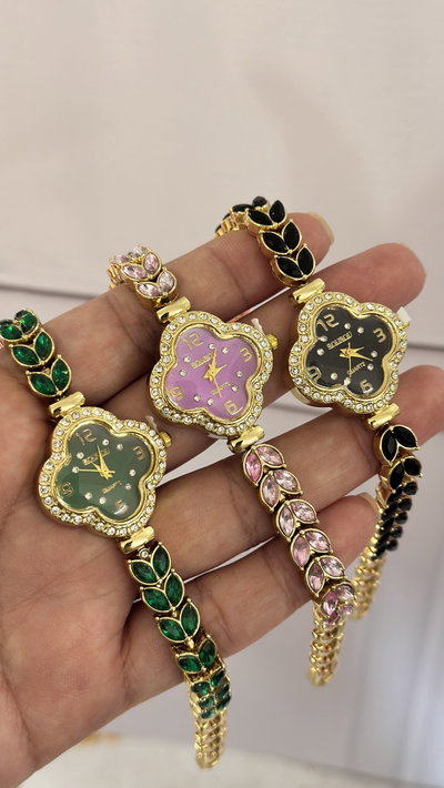 Reloj Dorado Trébol Strass