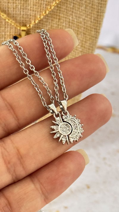 Collar Luna y Estrella AQ