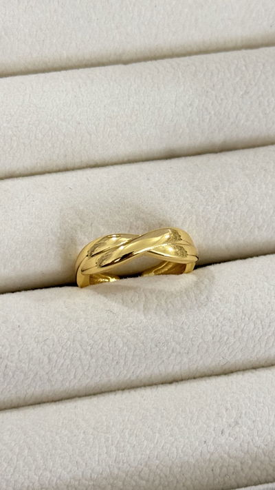 Anillo Entrelazado Dorado T.18
