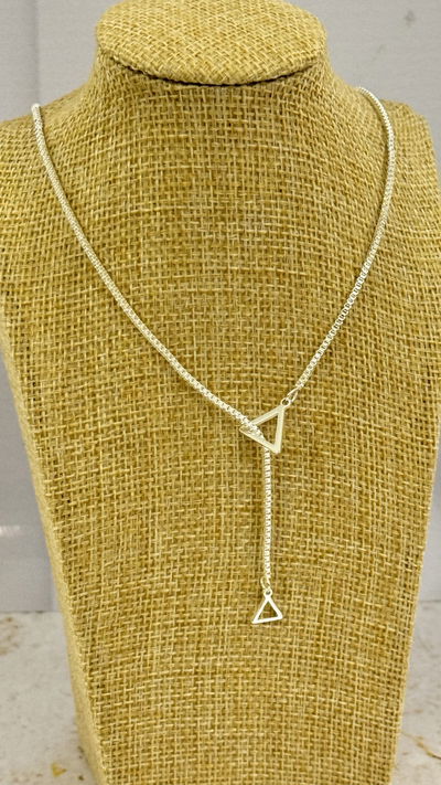 Collar Corbatero Triangulo AB