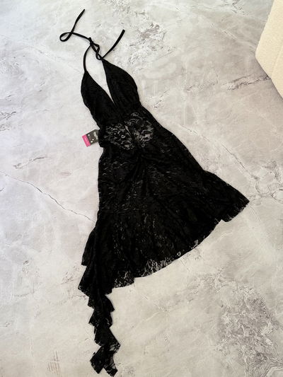 Vestido de encaje con lazo 