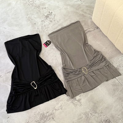 Vestido straples con hebilla 