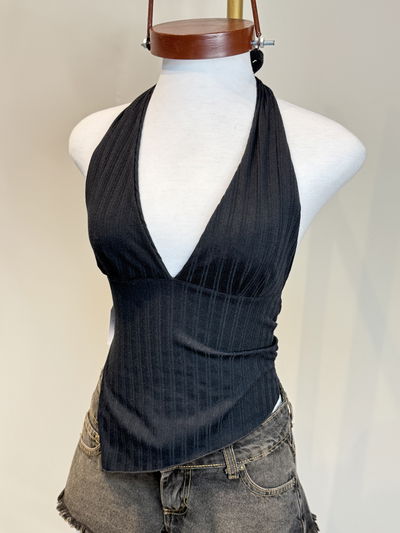 Top asimétrico con tajo