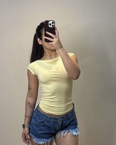 Remera básica cuello bote 