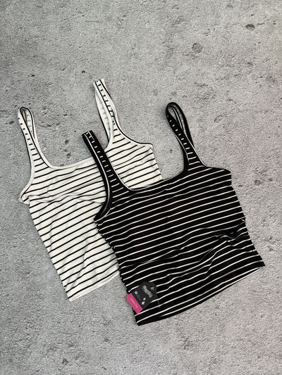 Básica de modal a rayas 