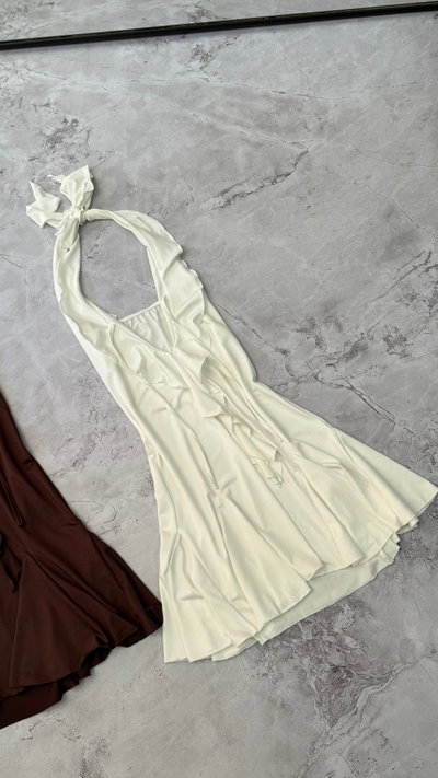 Vestido con volados (abarca hasta un 3)